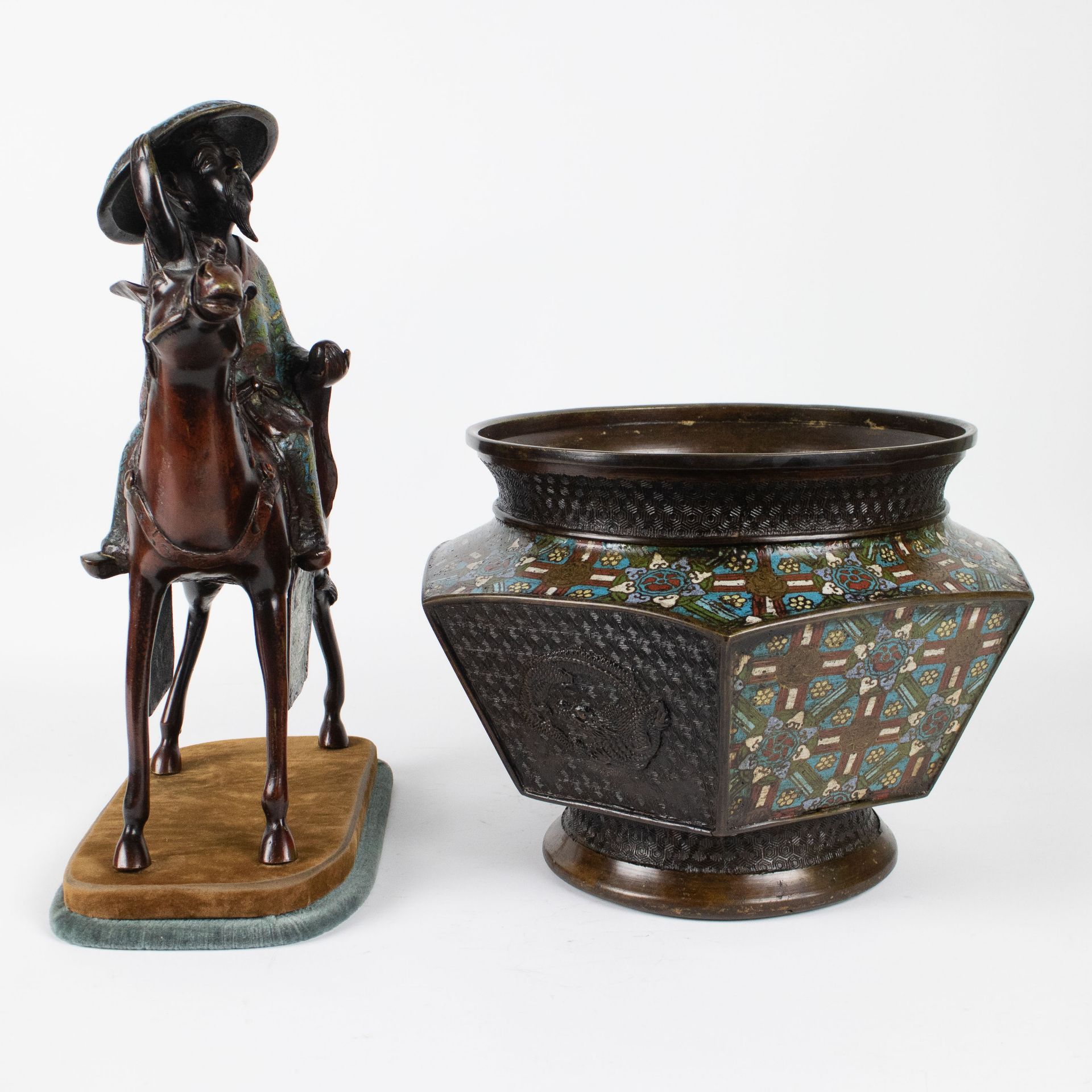 A Japanese champlevé cachepot and horse rider - Image 4 of 5