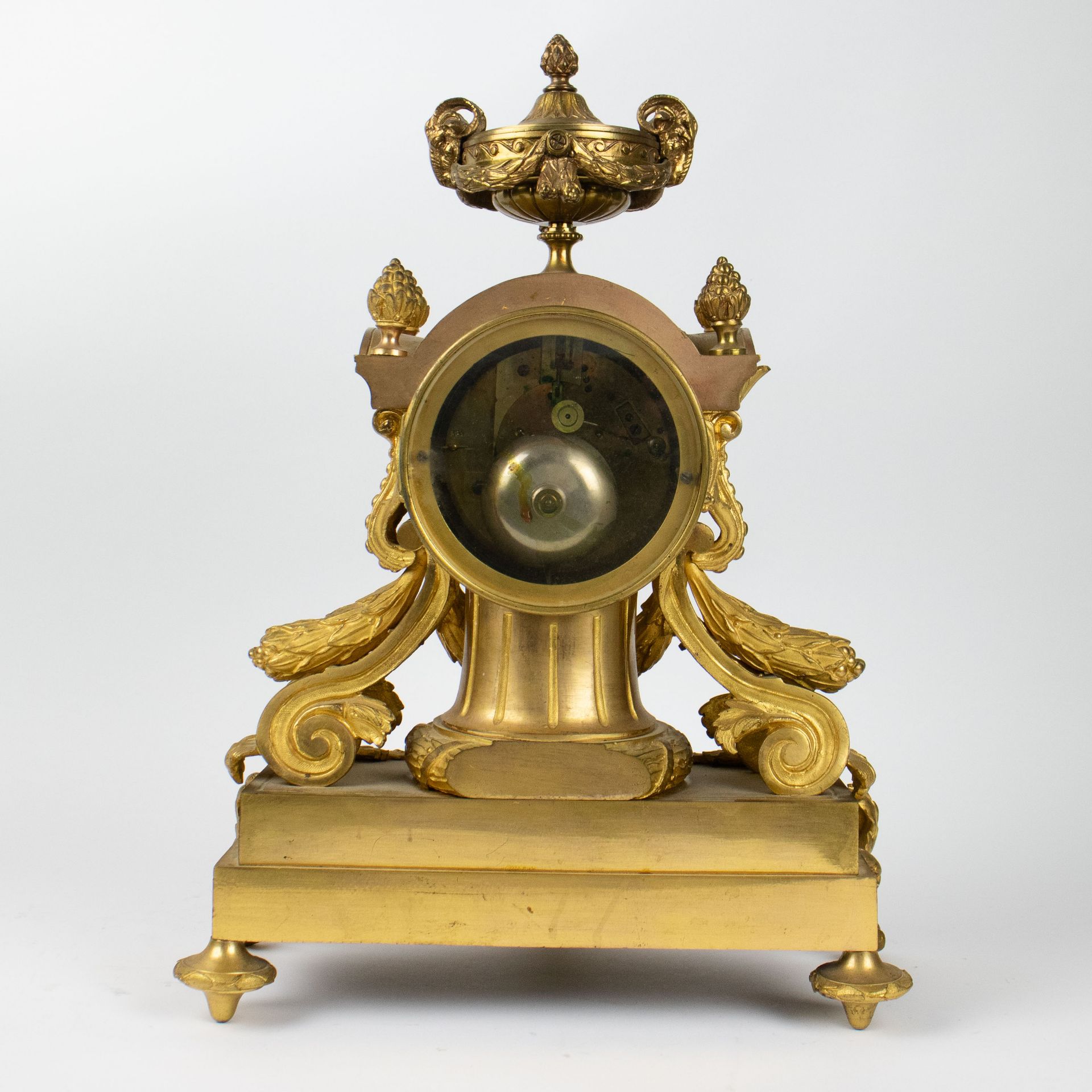 Clock with candlesticks in gilt bronze - Image 5 of 6