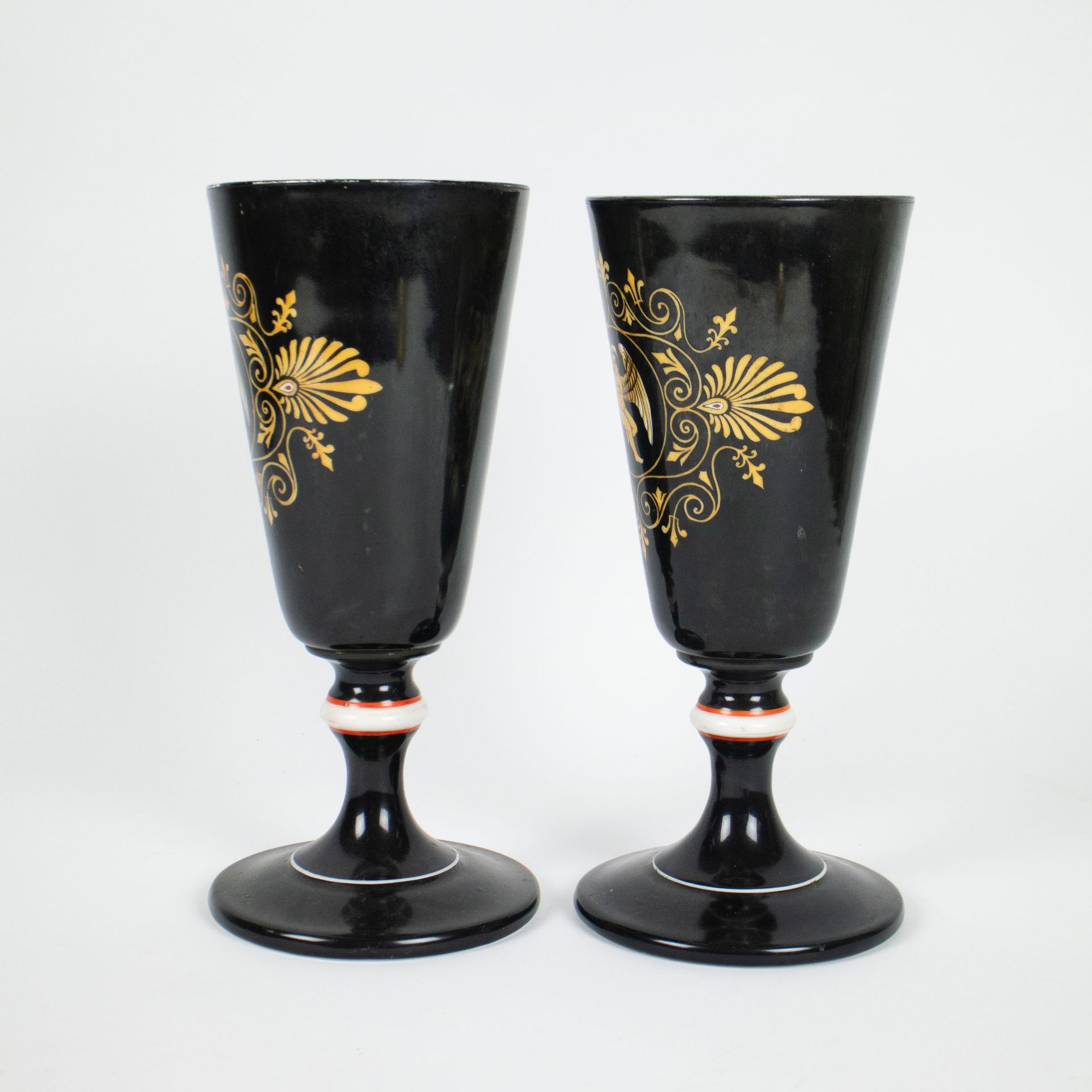 A pair of porcelain vases 19th century - Image 2 of 5