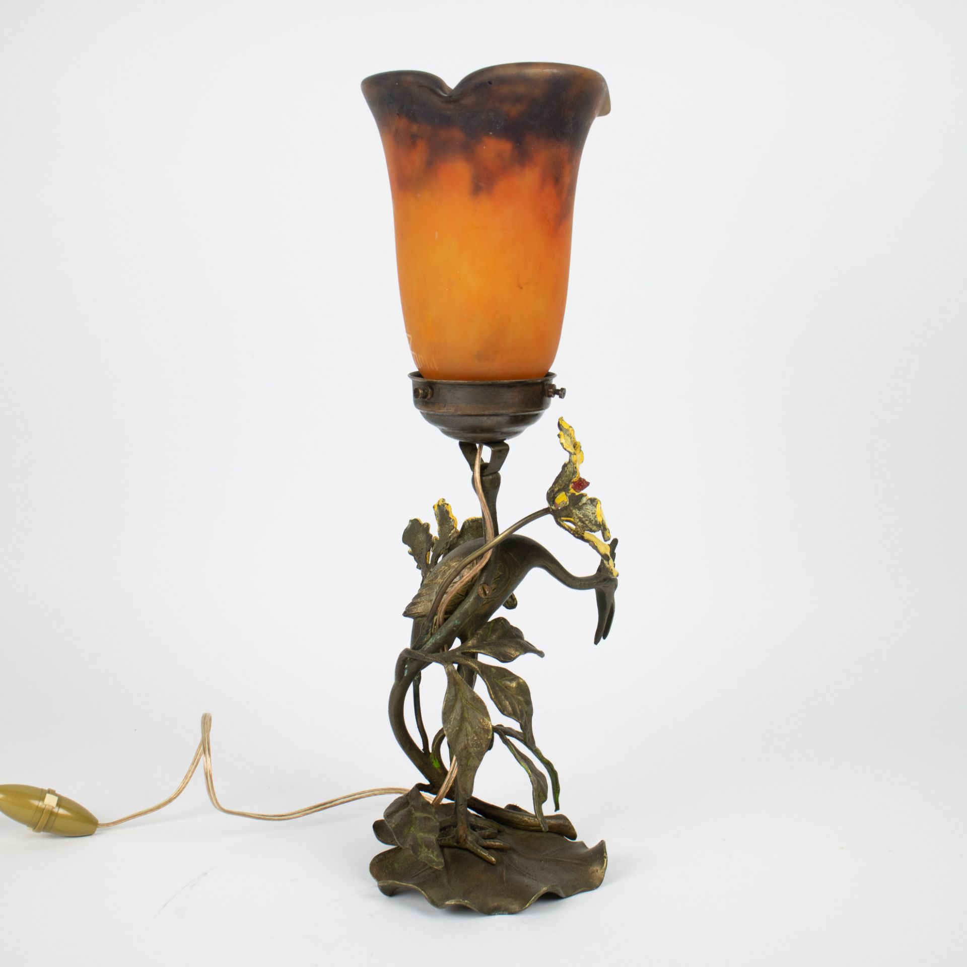 A bronze with a Muller glass shade - Image 4 of 6