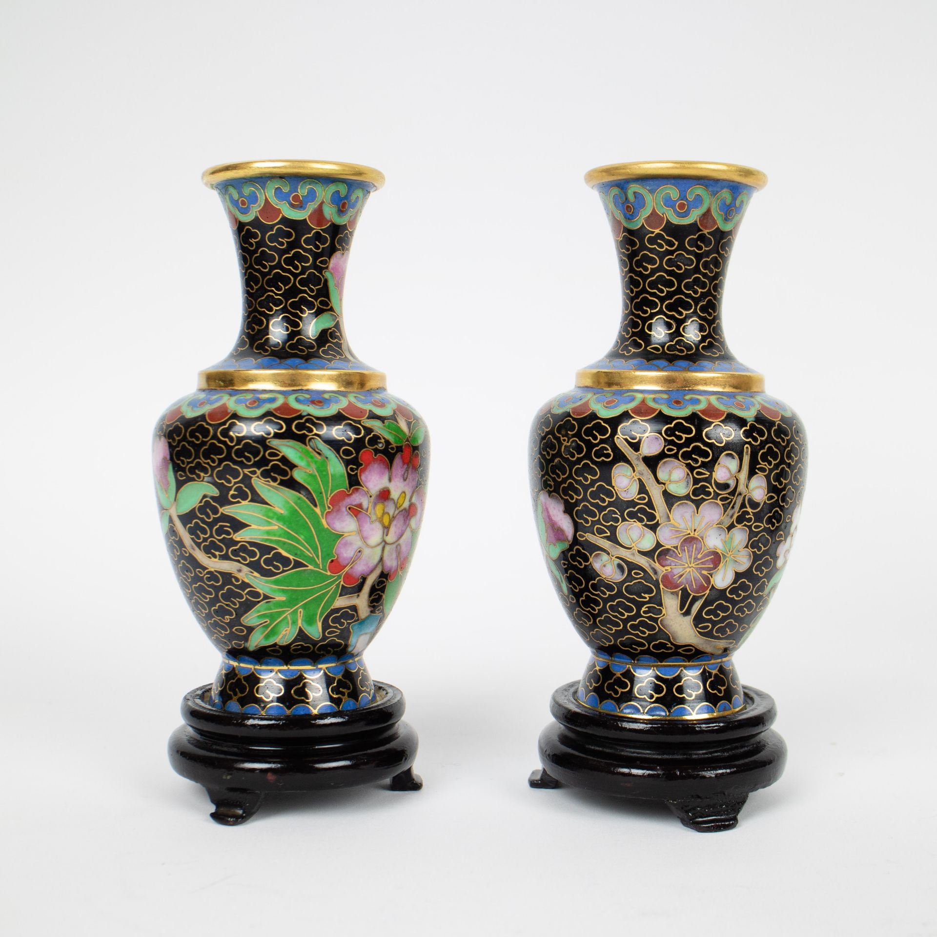 A collection of Chinese cloisonné items - Image 2 of 6