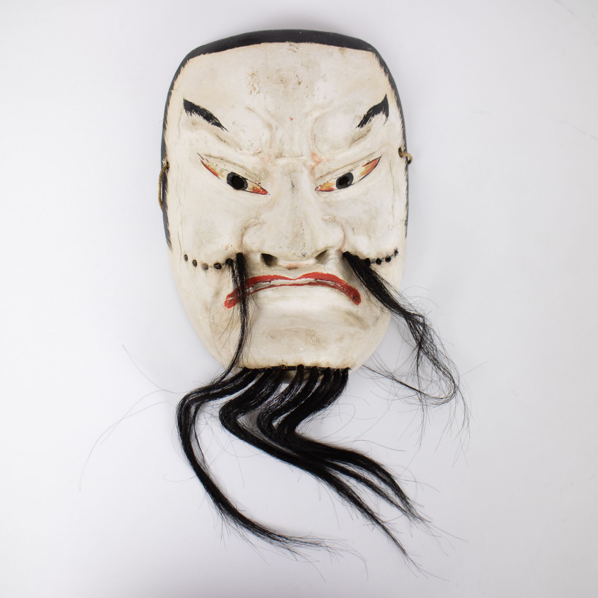 A collection of Japanese Noh masks - Bild 5 aus 5