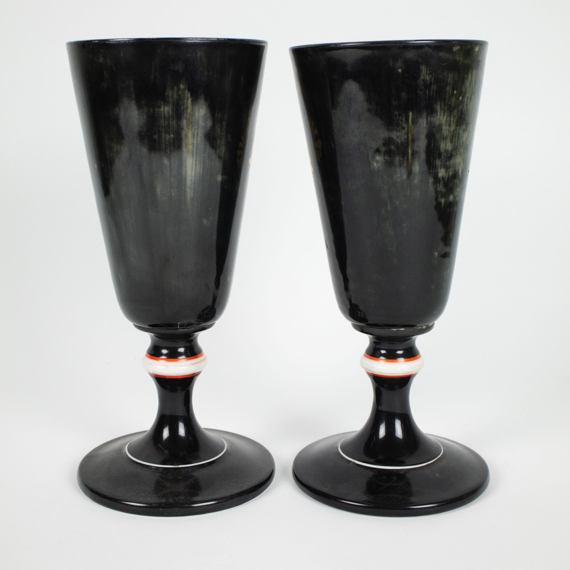 A pair of porcelain vases 19th century - Image 3 of 5