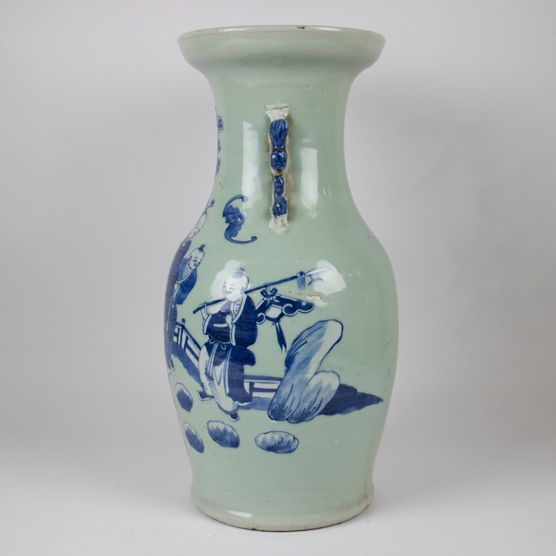 A Chinese celadon vase - Image 2 of 6