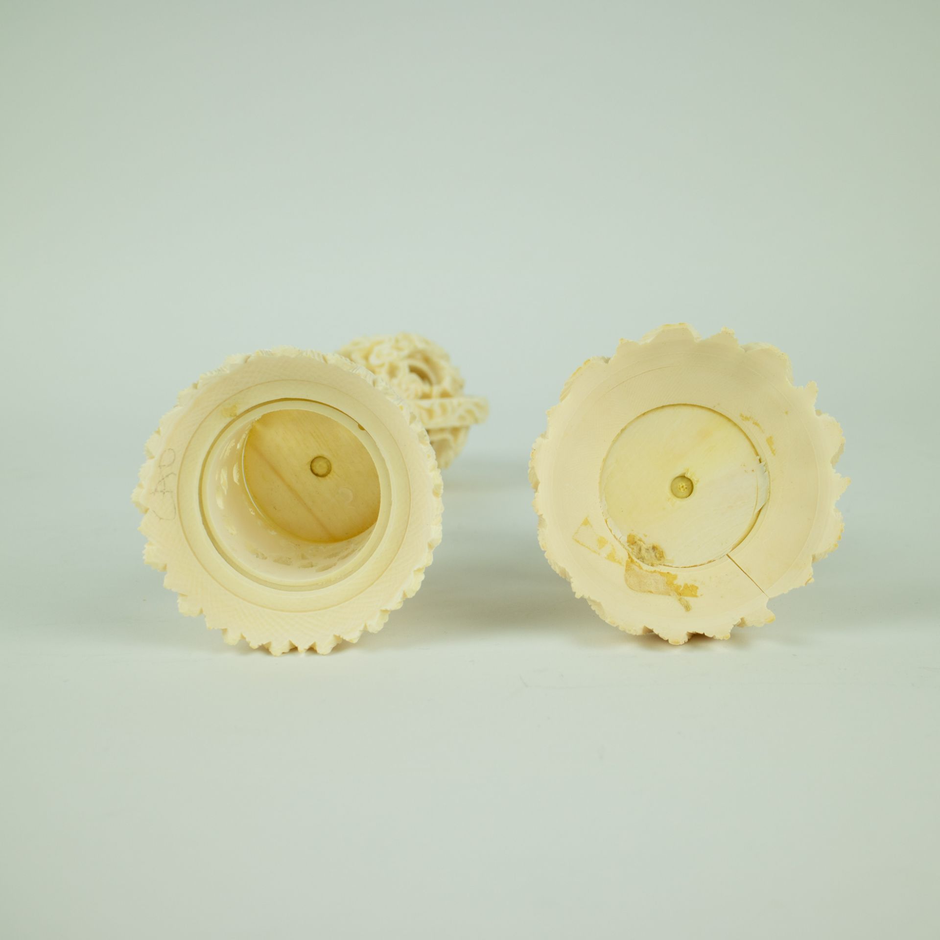 2 Canton ivory puzzle balls - Image 5 of 5