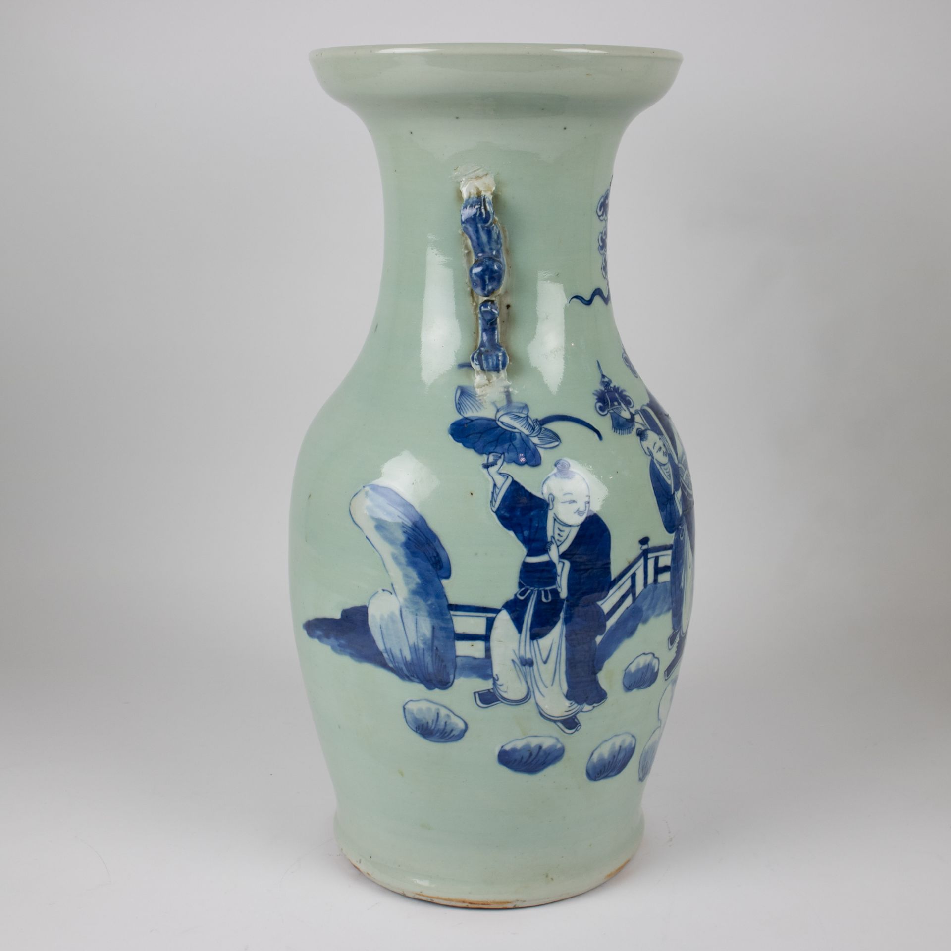 A Chinese celadon vase - Image 4 of 6