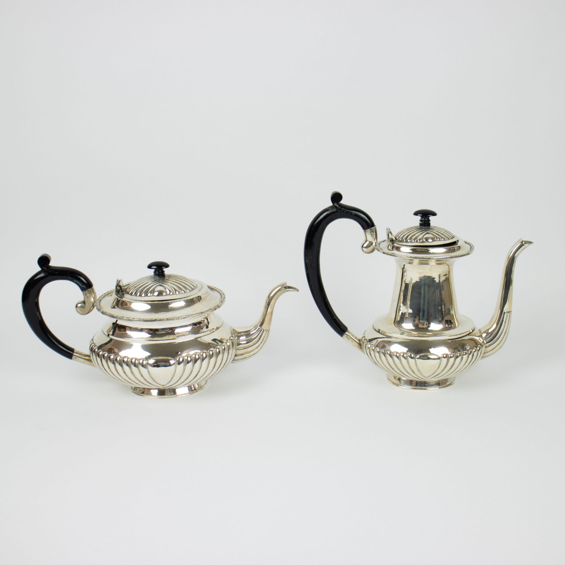 Silver coffee and tea set - Image 4 of 10