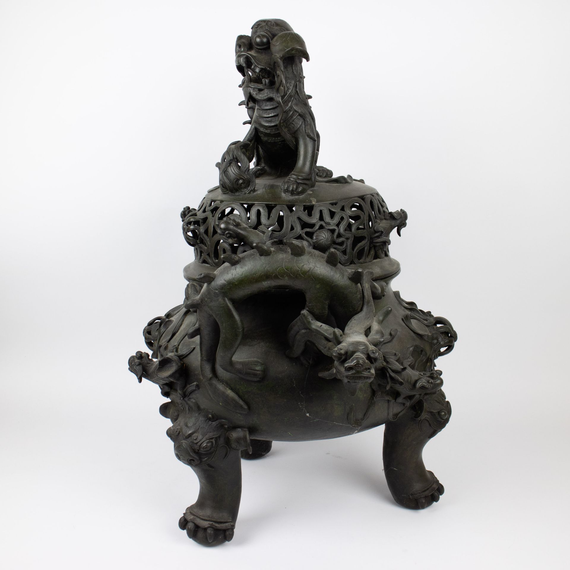 A large Chinese incense burner - Image 6 of 18