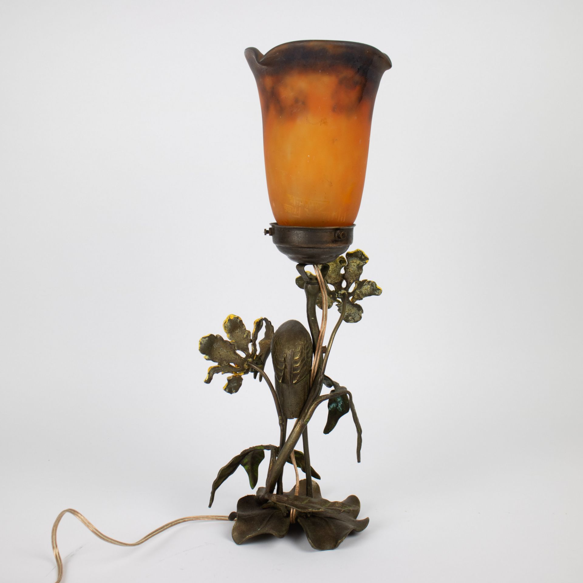 A bronze with a Muller glass shade - Image 3 of 6