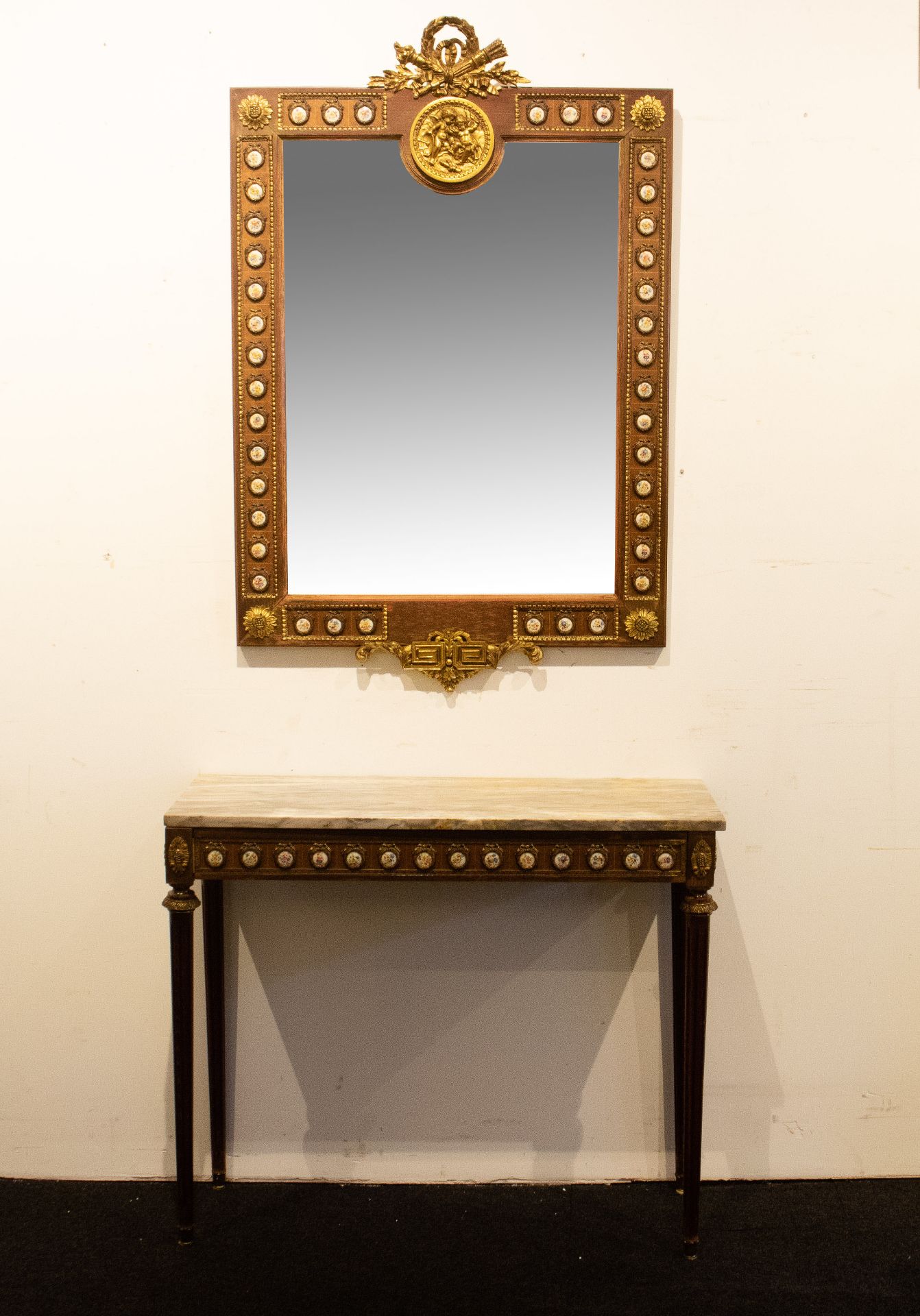 Italian hall mirror and console with medaillons