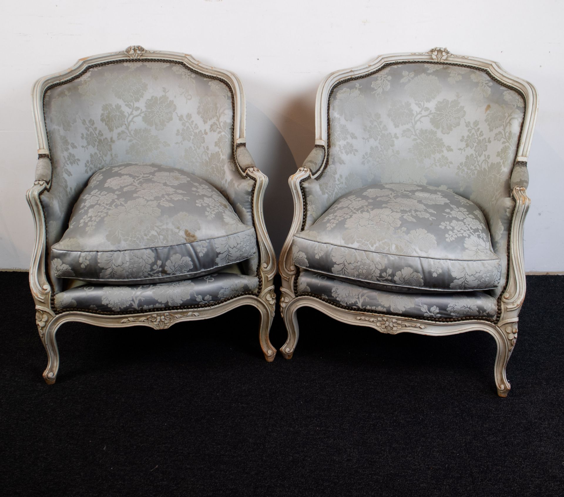 2 Louis XV style arm seats