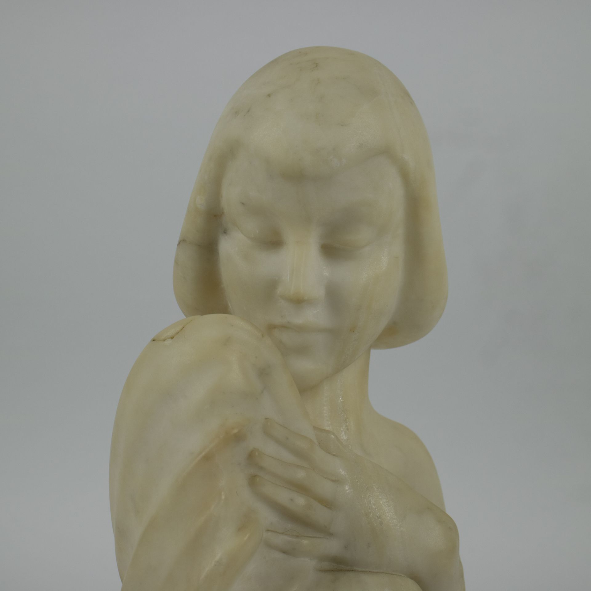 Marble buste of a young Lady - Image 5 of 5