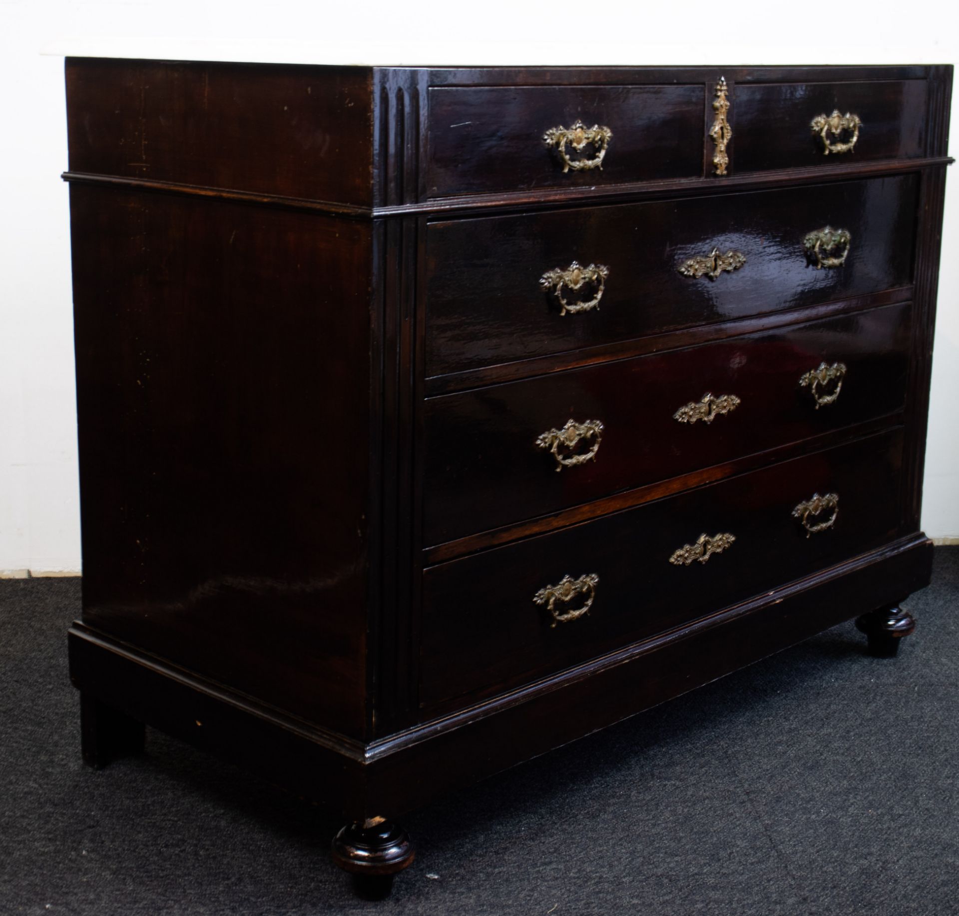 English chest of drawers with white marble top - Image 4 of 4