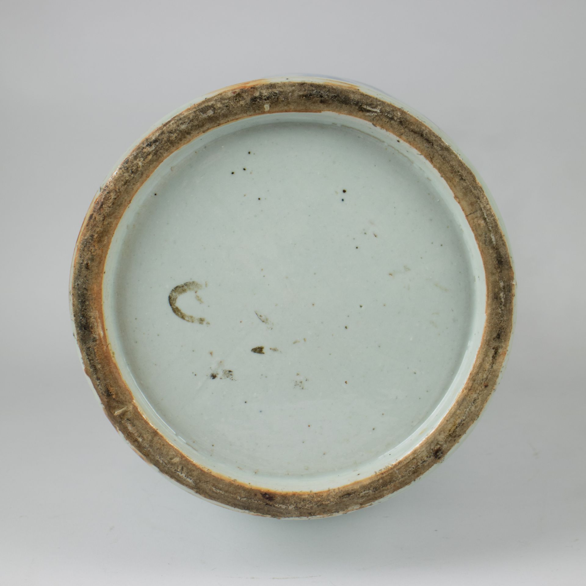 A Chinese celadon vase - Image 6 of 6