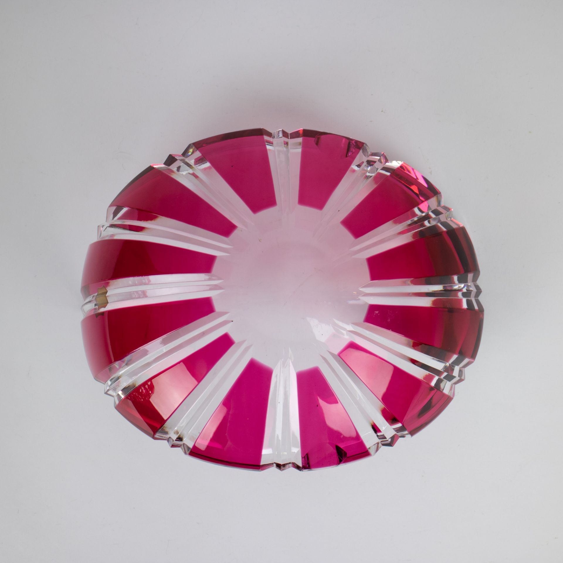 Val Saint Lambert red crystal vase and ash tray - Image 6 of 6