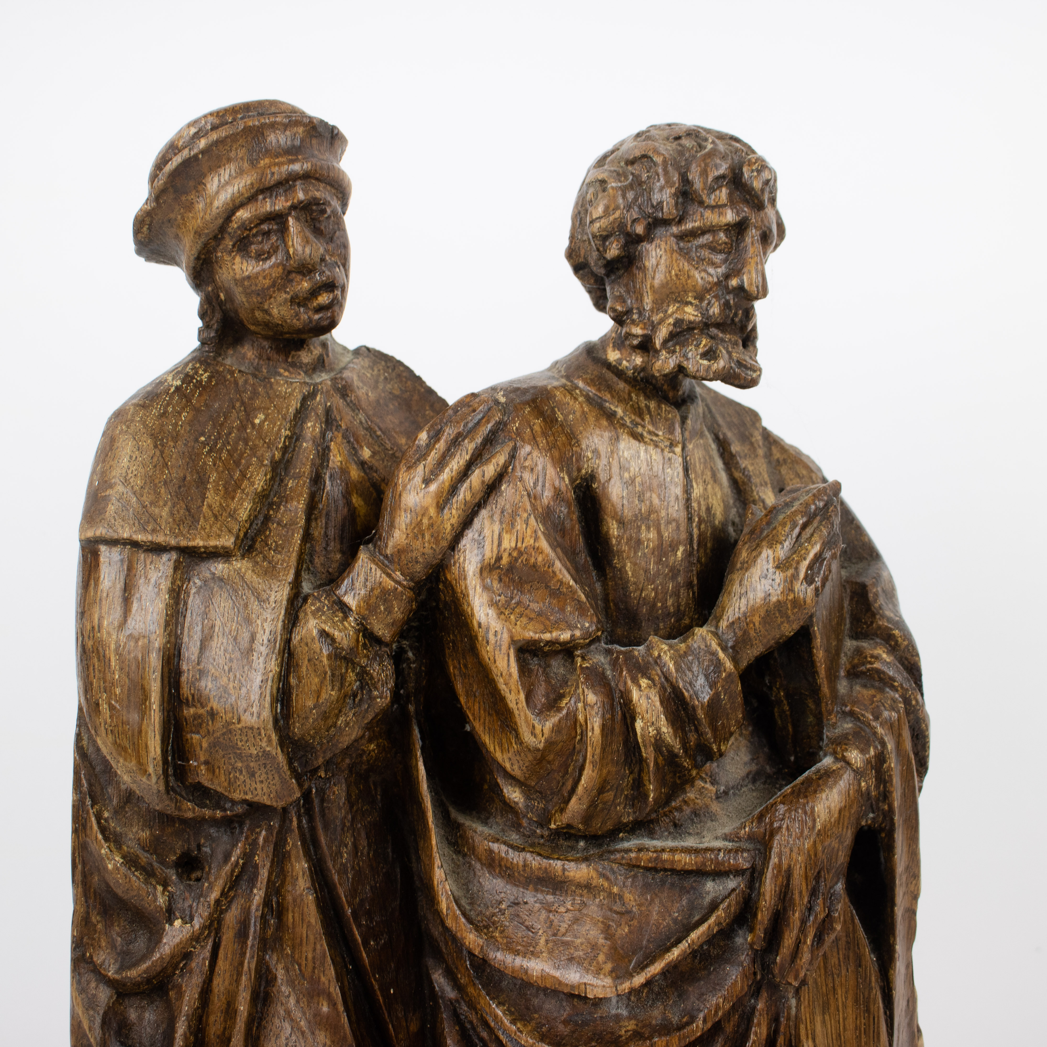 A carved wooden relief of two Saints, Flemish late 15th early 16th century - Image 2 of 9
