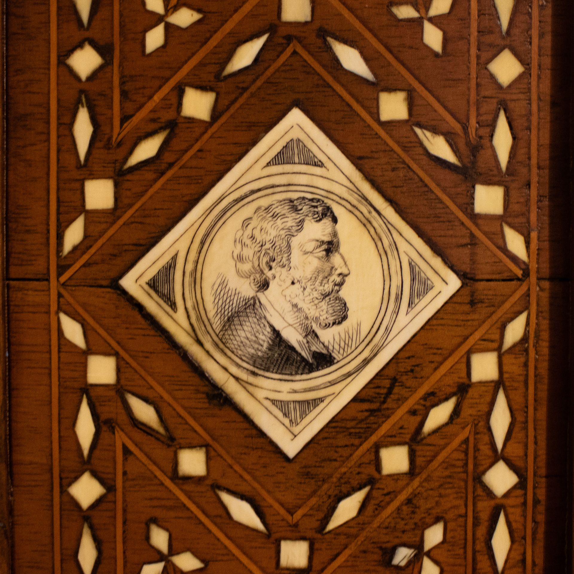 Wooden mirror with bone marquetry and four medaillons - Image 4 of 5