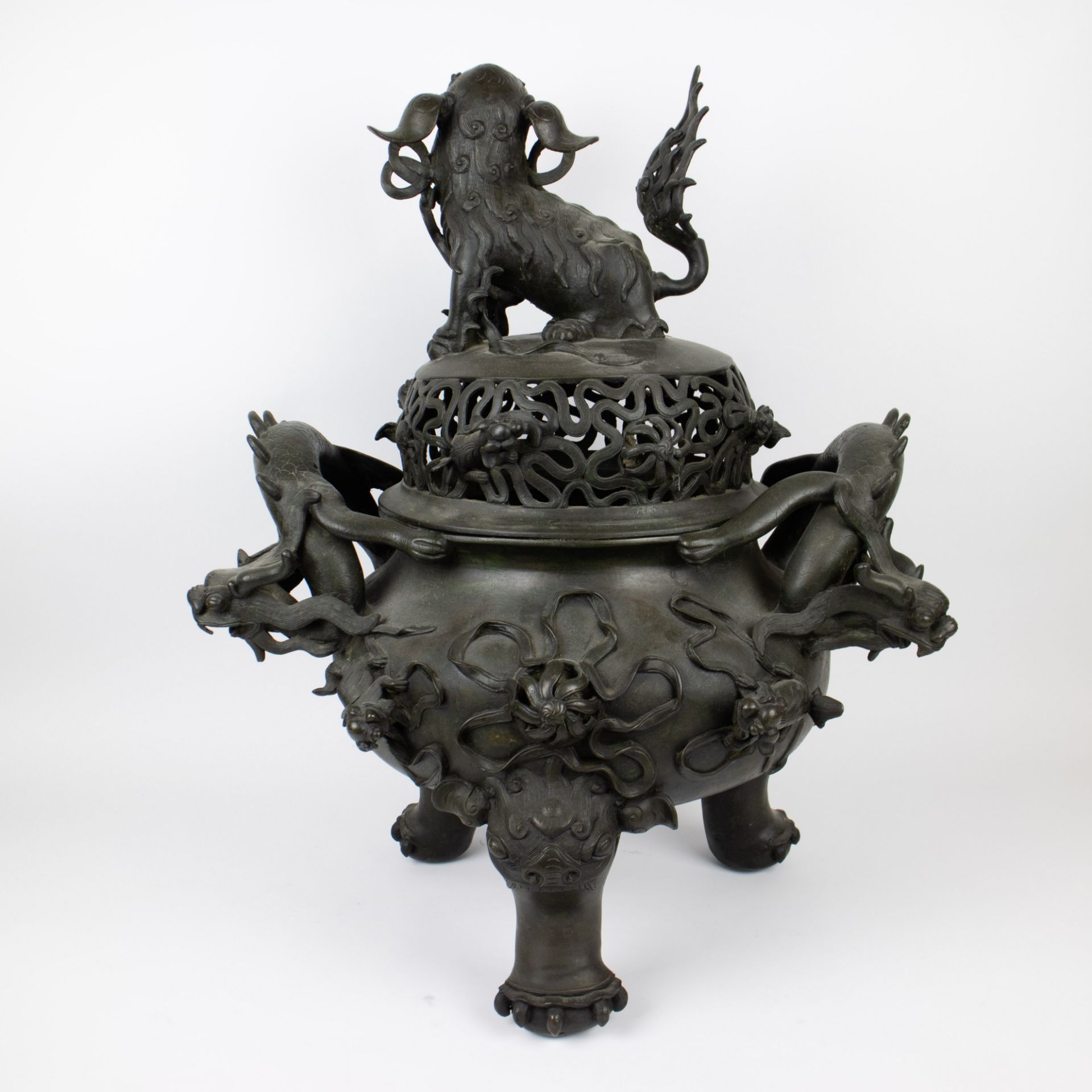 A large Chinese incense burner - Image 9 of 18