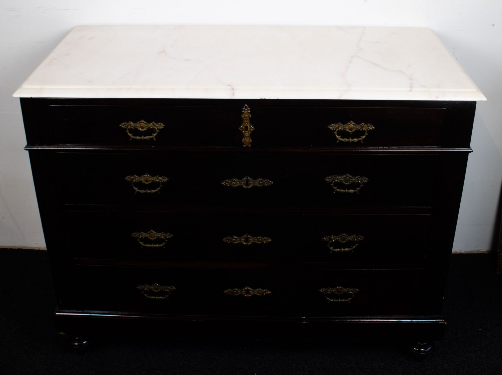 English chest of drawers with white marble top - Image 3 of 4