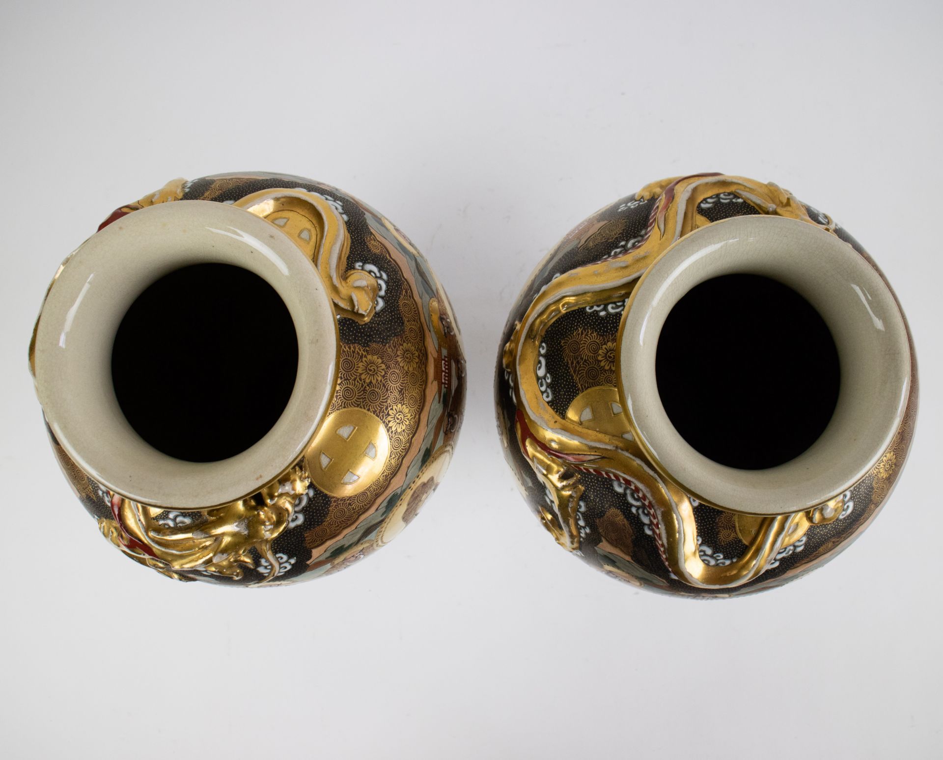 Japanese pair of Satsuma vases - Image 5 of 6