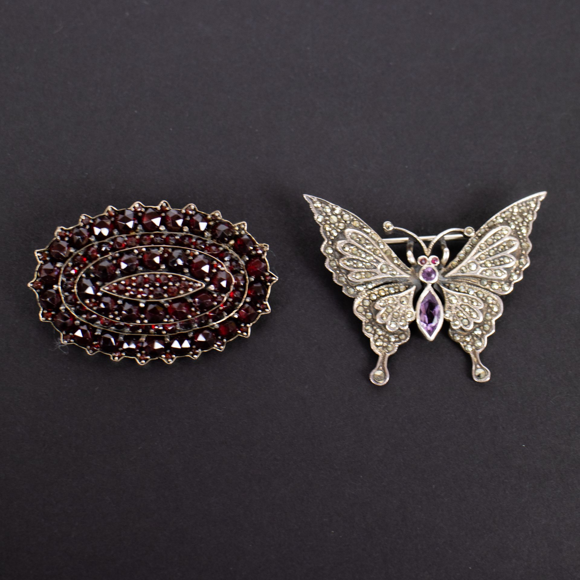 A collection of brooches and earrings - Image 4 of 5