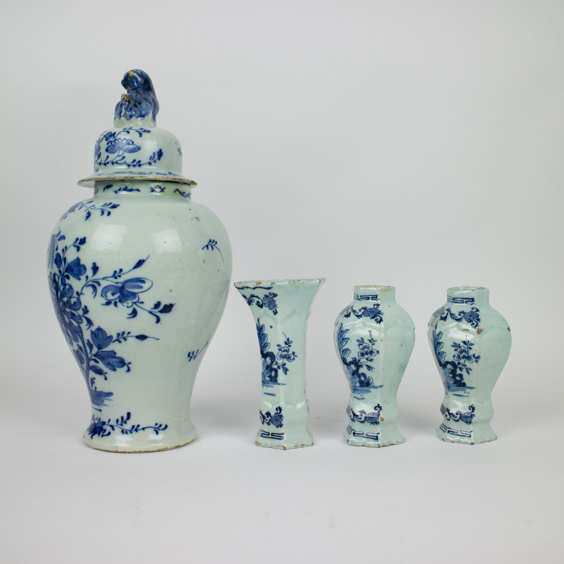 Delft vase with lid and 3 small vases, 18th century - Image 2 of 5