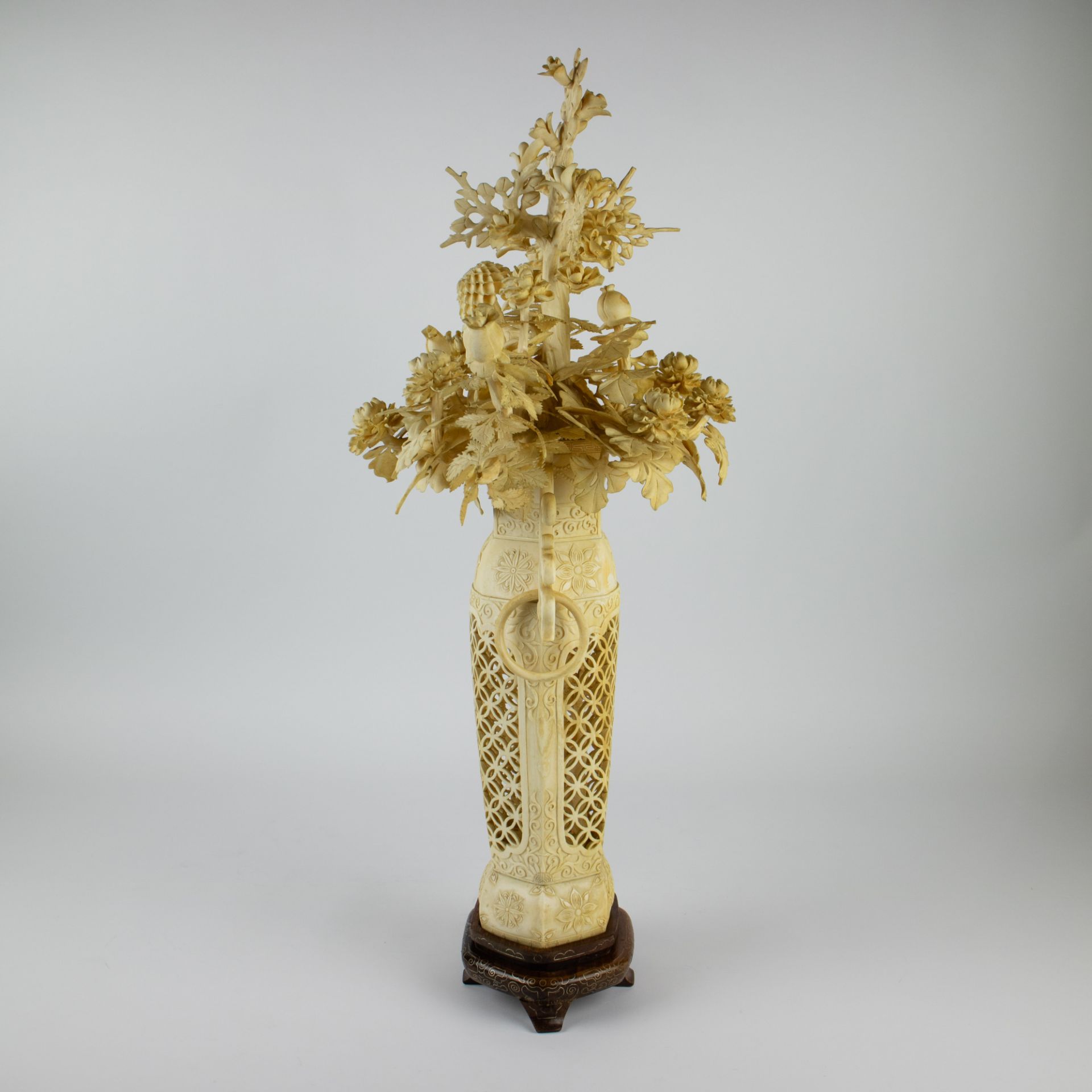 A large Chinese flower arrangement with peonies, chrysanthemums and magnolias - Image 2 of 13