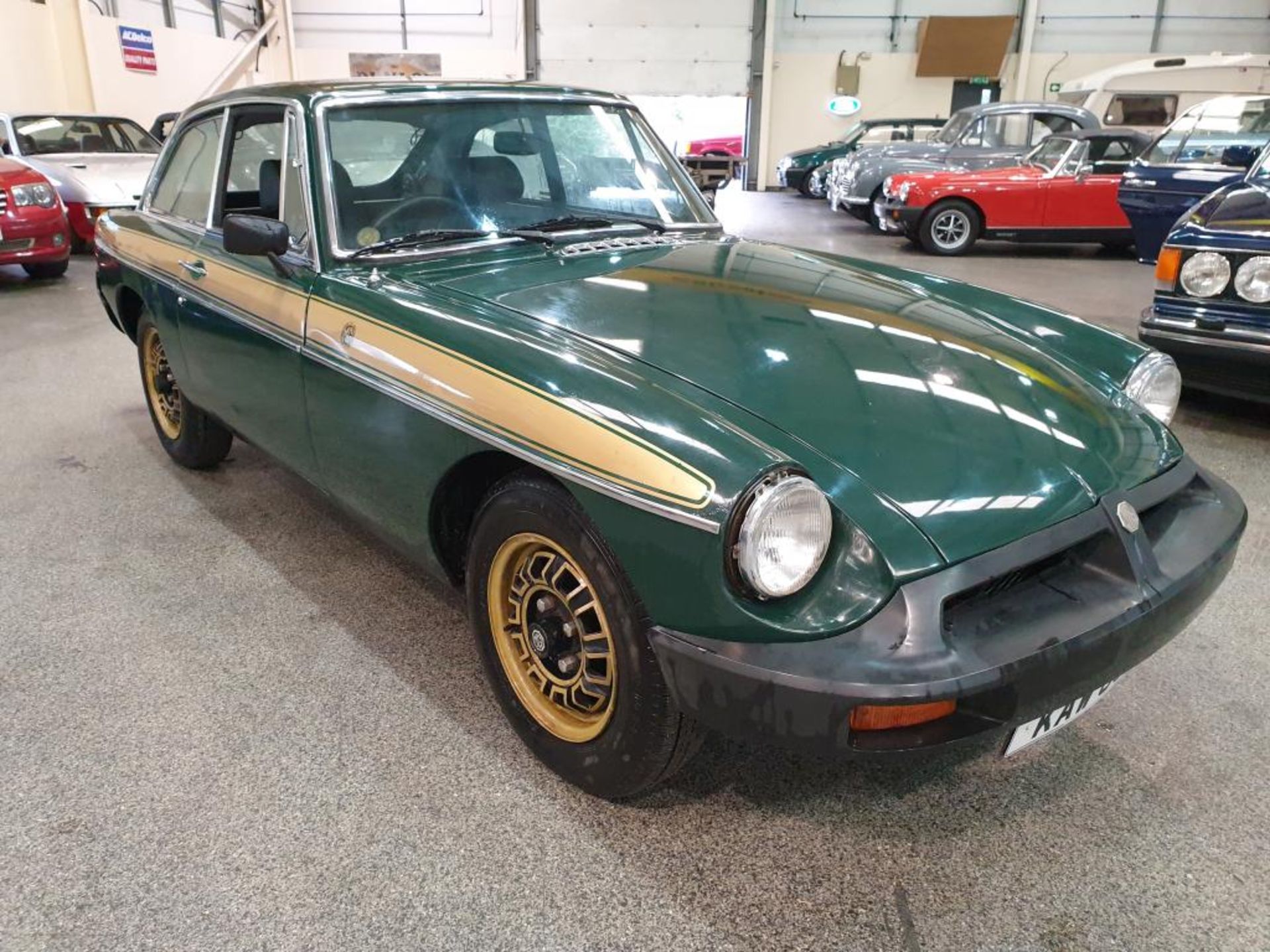 1975 MG B GT