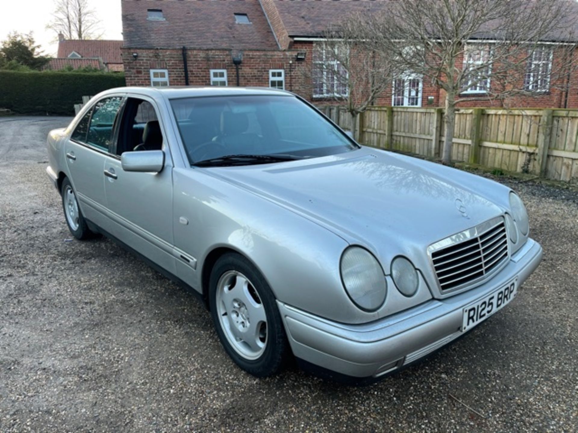 1997 Mercedes E220 Avantgarde