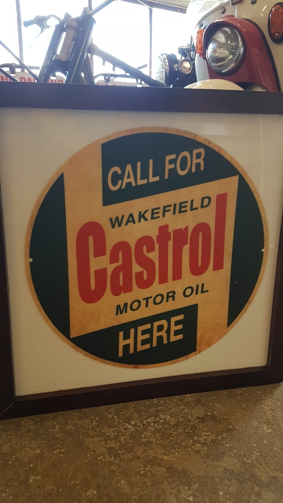 WAKEFIELD CASTROL OIL LIGHTBOX