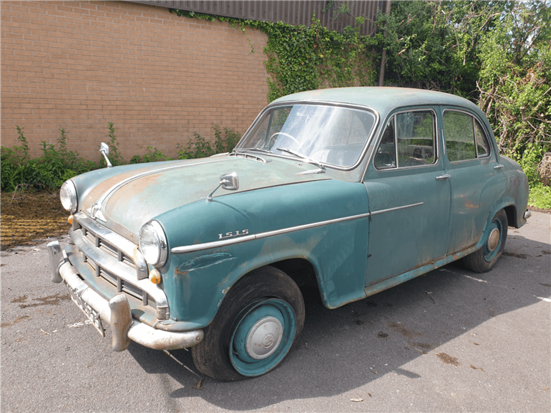 CIRCA 1950'S MORRIS ISIS