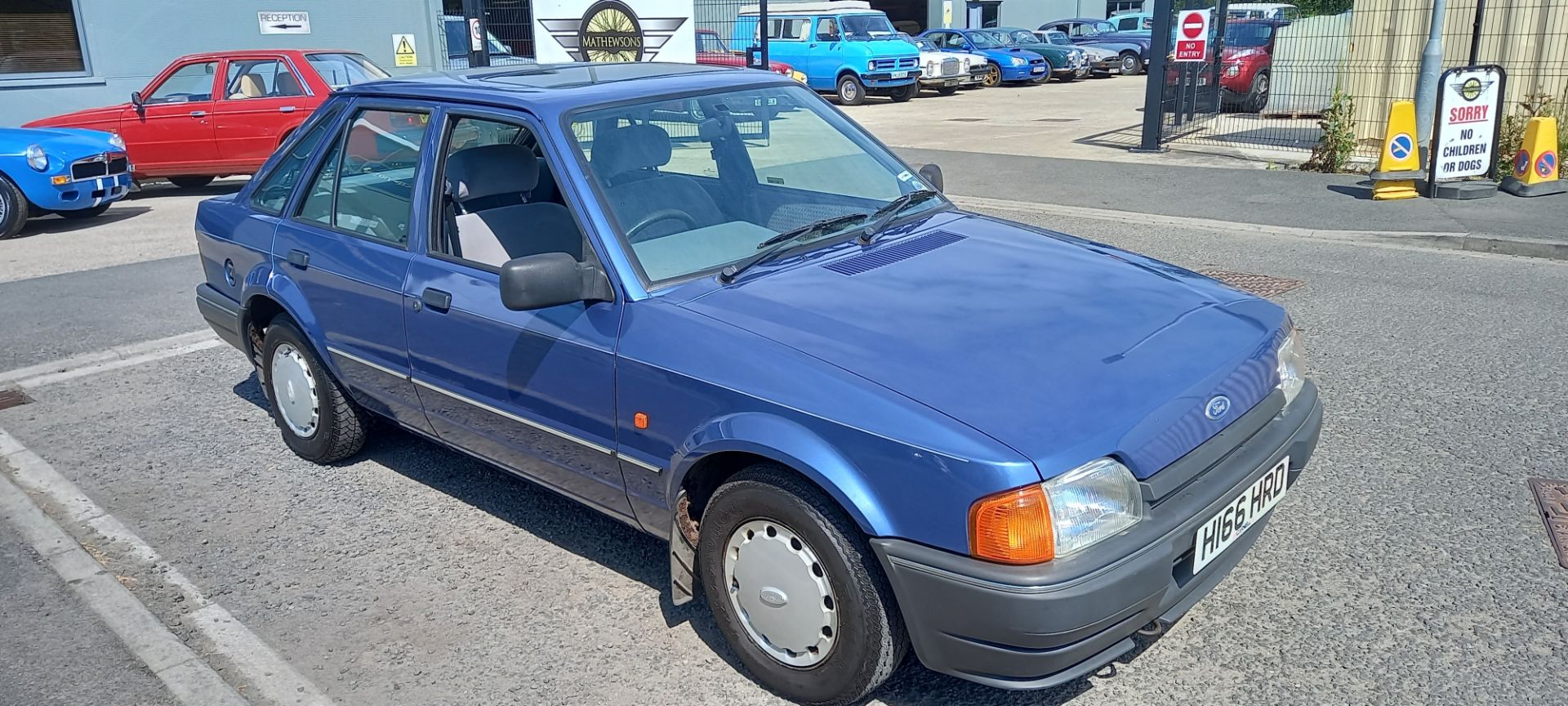 1990 FORD ESCORT L 5SPD