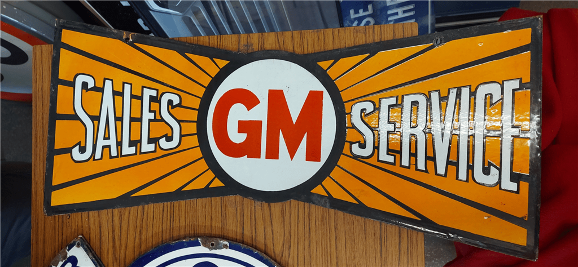 GM DOUBLE SIDED SIGN