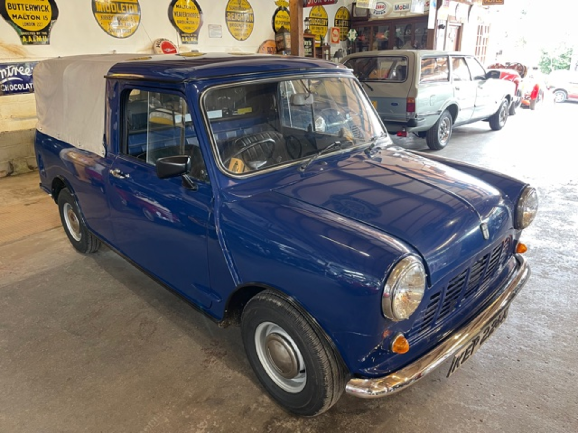 1981 MINI PICK-UP