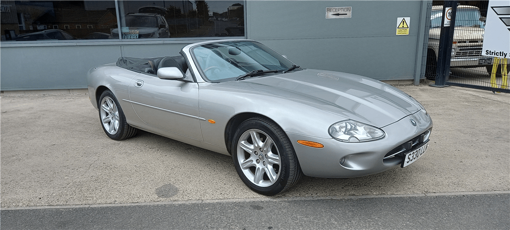 1998 JAGUAR XK8 CONVERTIBLE