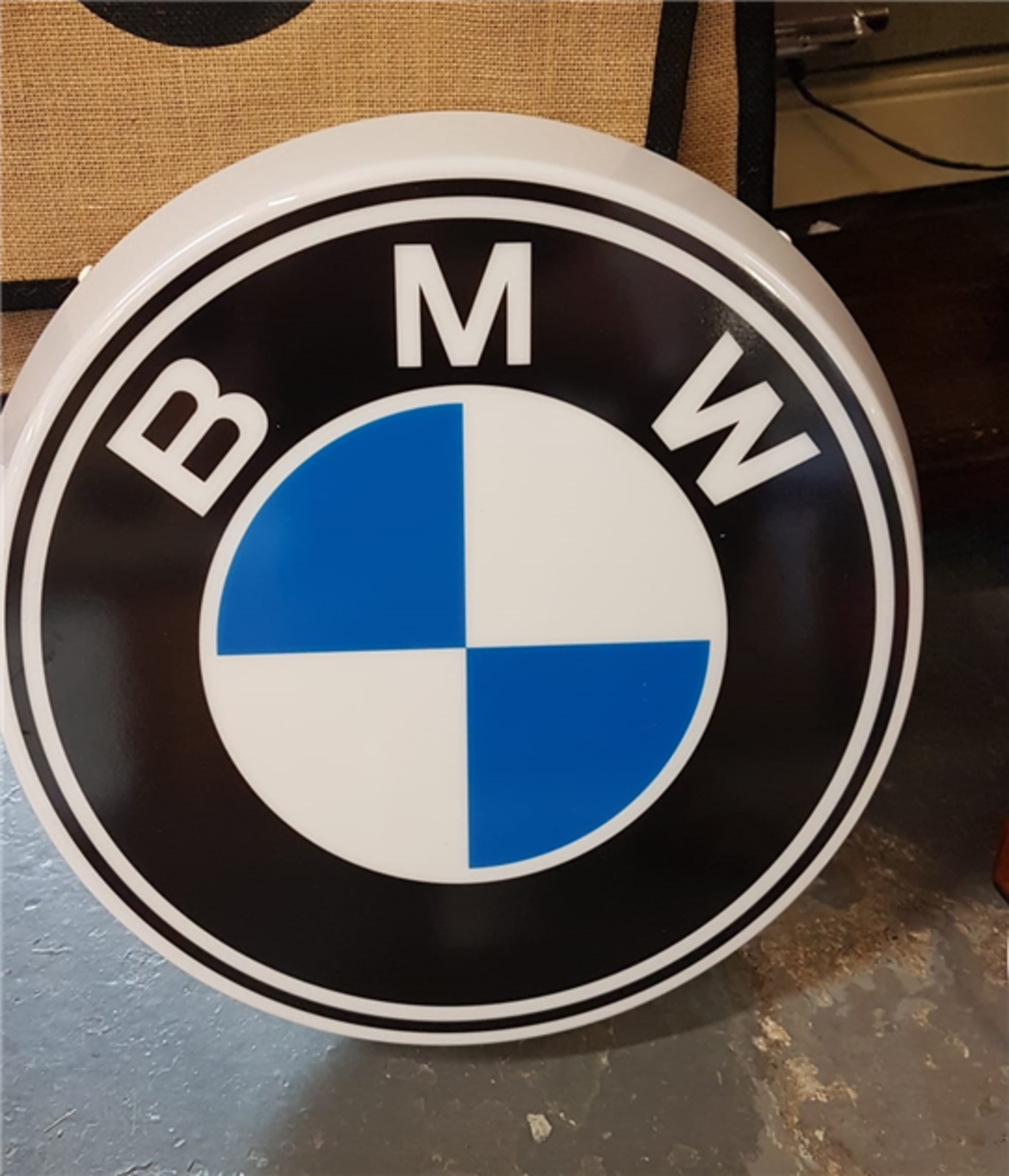 BMW LIGHT UP SIGN