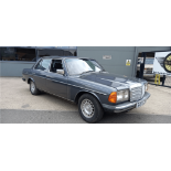 1983 MERCEDES 230E