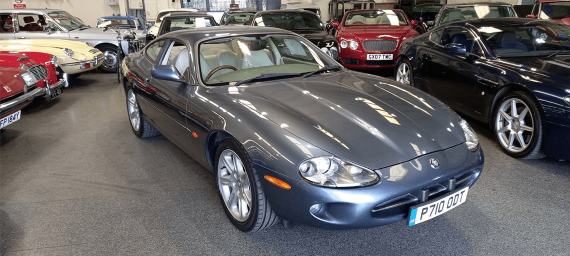 1997 JAGUAR XK8 COUPE