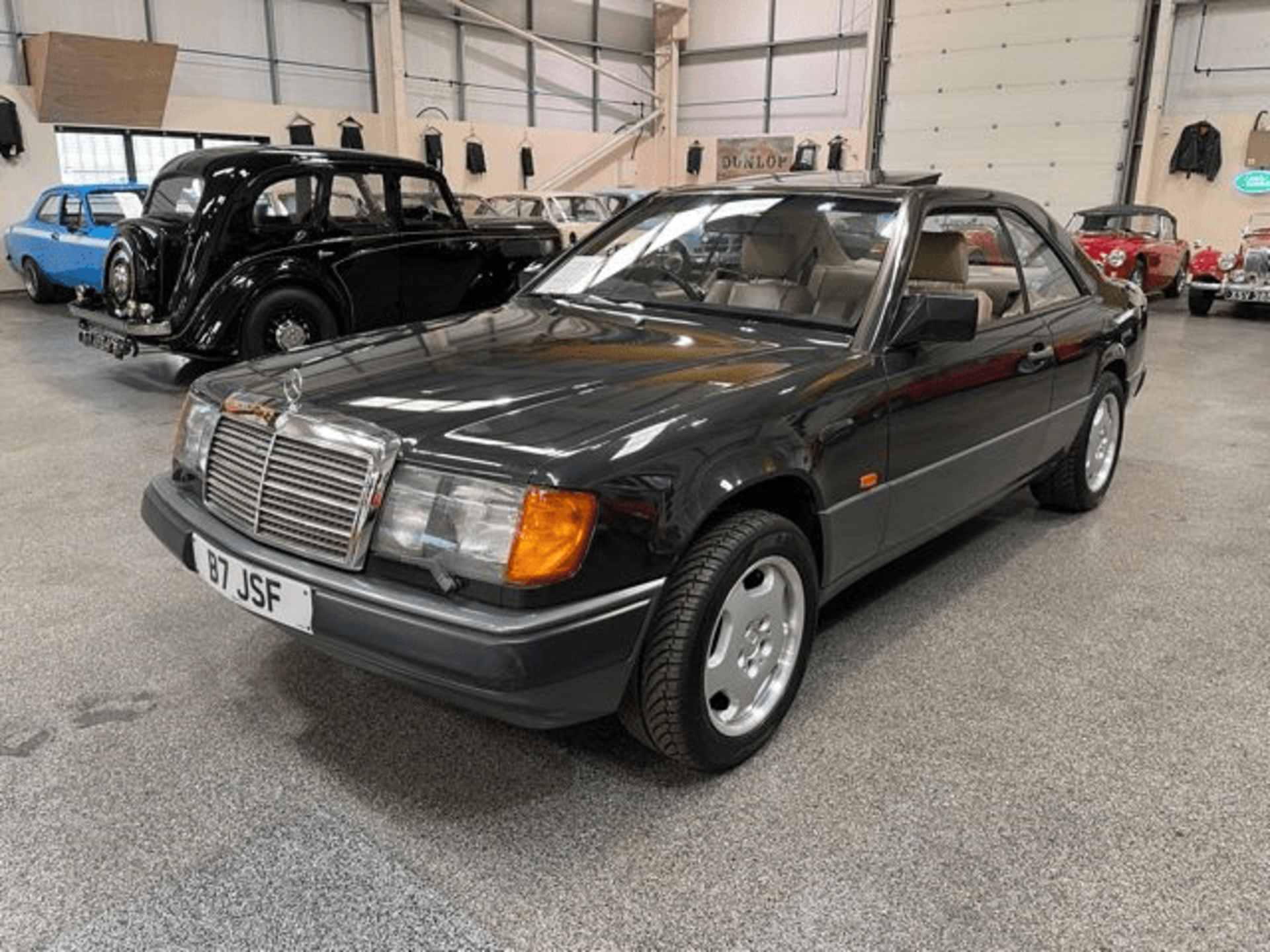 1989 MERCEDES 300 CE AUTO