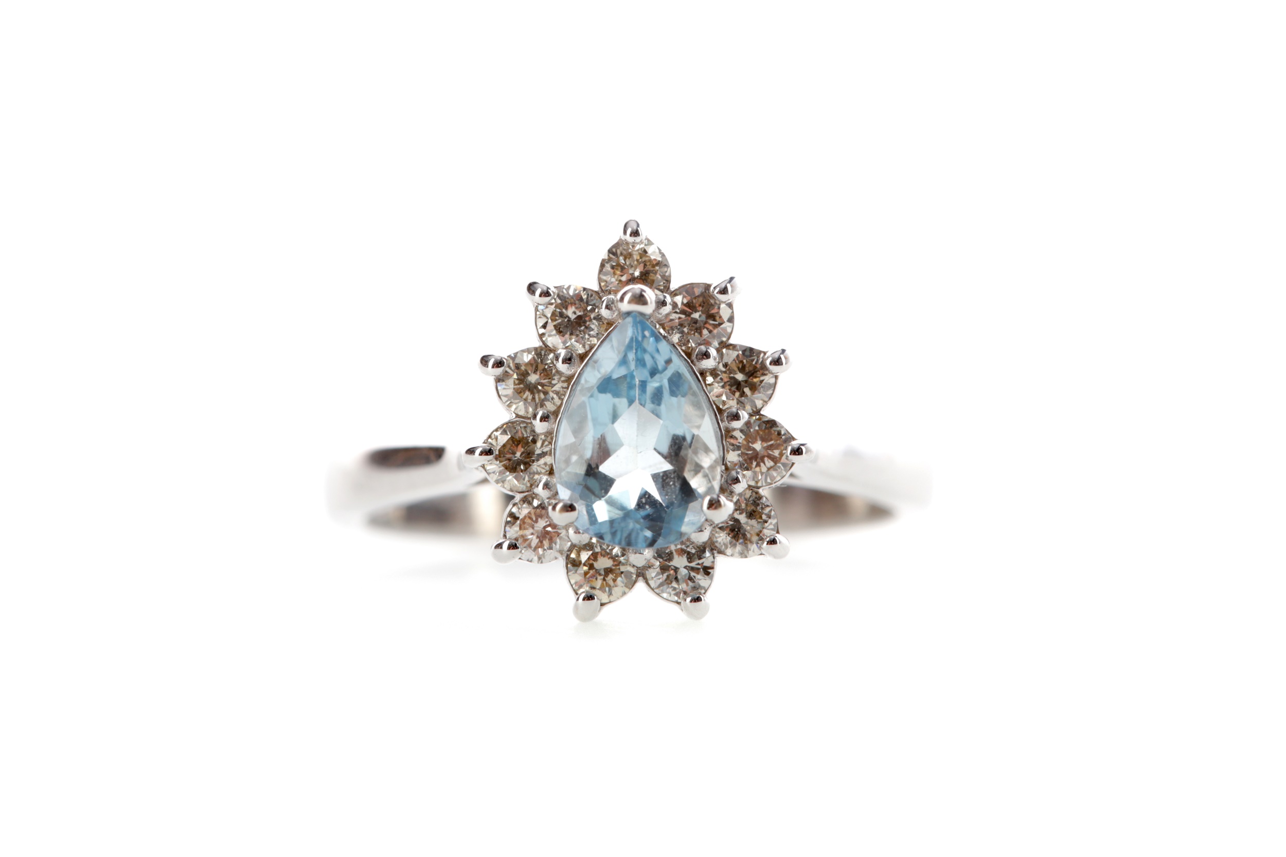 AN AQUAMARINE AND DIAMOND RING