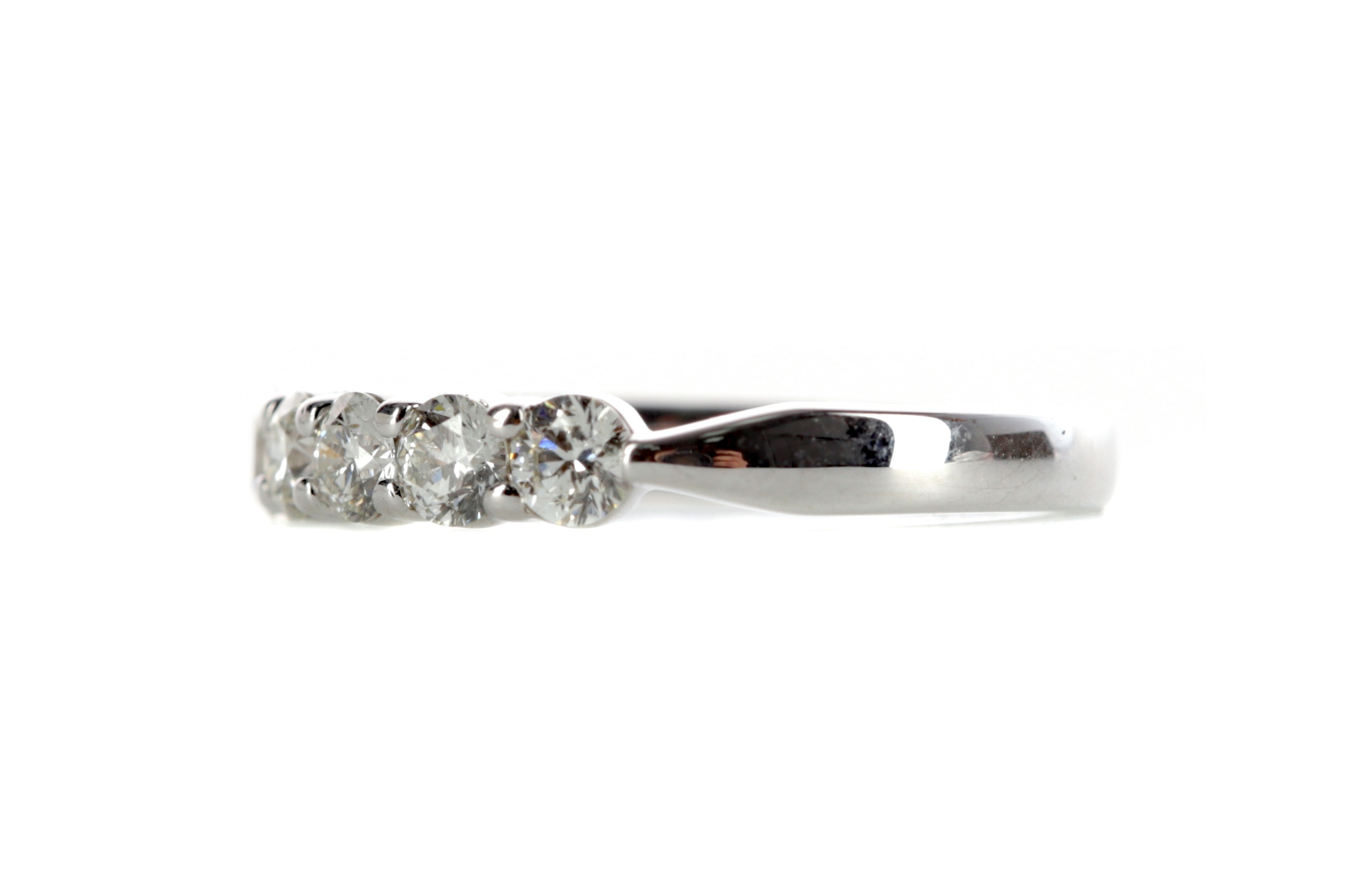 A DIAMOND FIVE STONE RING - Image 2 of 2