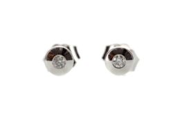 A PAIR OF DIAMOND STUD EARRINGS