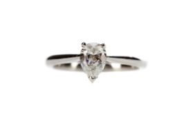 A CERTIFICATED DIAMOND SOLITAIRE RING