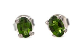 A PAIR OF DIOPSIDE EARRINGS