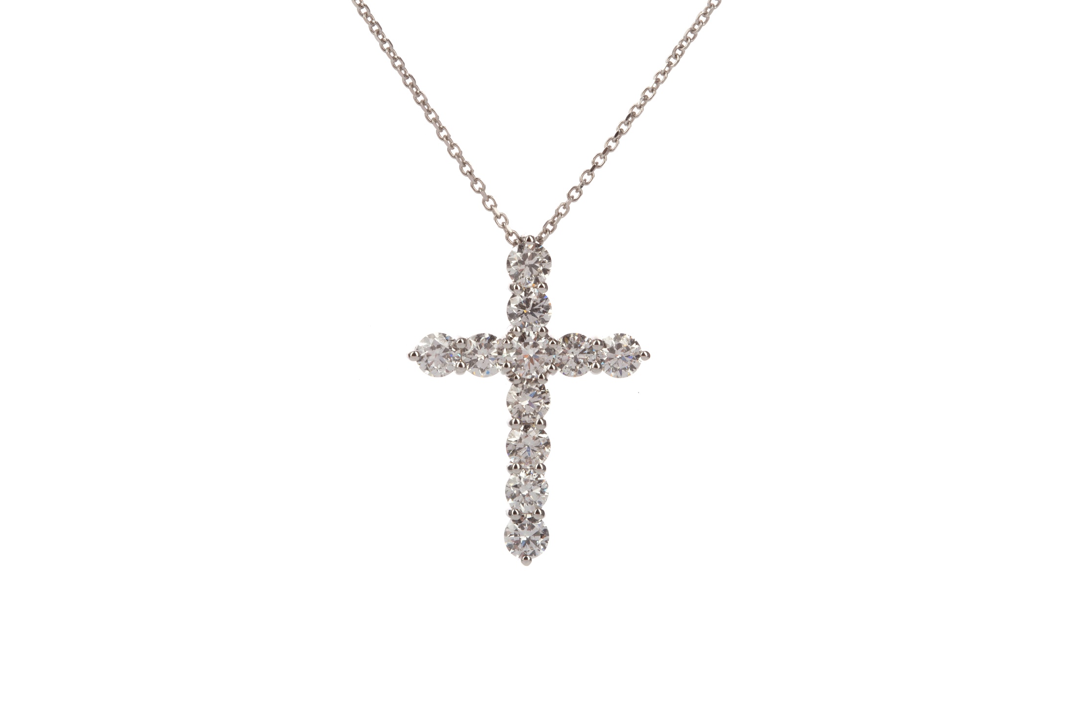 A DIAMOND CROSS PENDANT