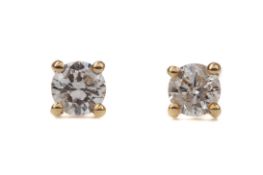 A PAIR OF DIAMOND STUD EARRINGS