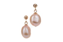 A PAIR OF PEARL DROP EARRINGS