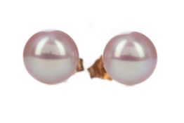 A PAIR OF PEARL STUD EARRINGS