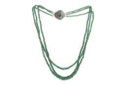 AN EMERALD BEAD NECKLACE
