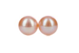 A PAIR OF PEARL STUD EARRINGS